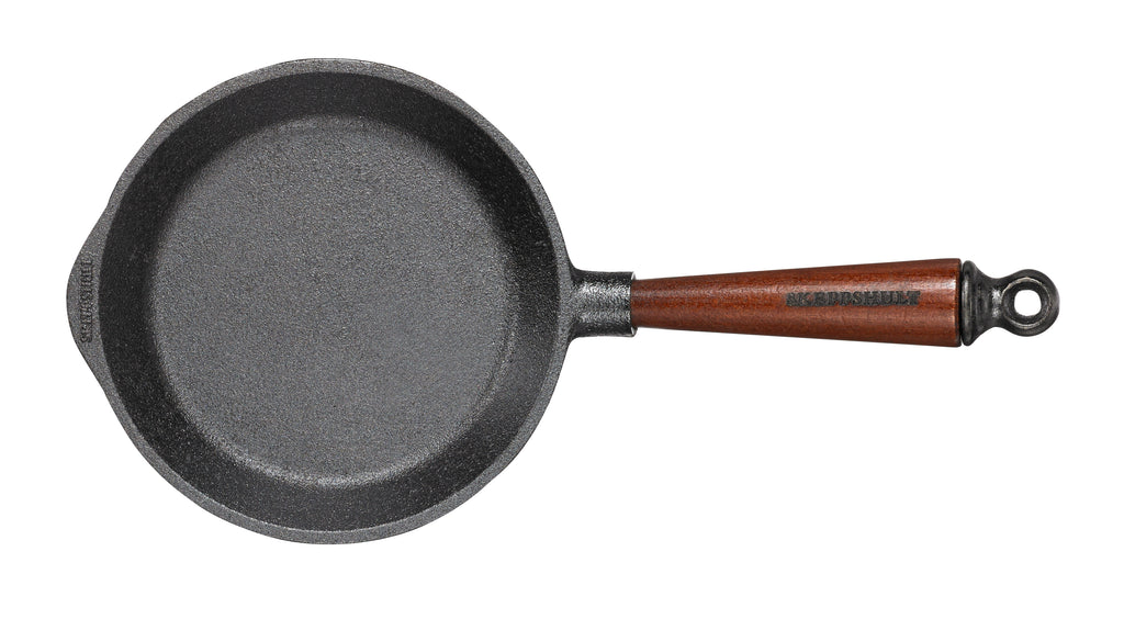 Skeppshult valurautapannu puukahvalla