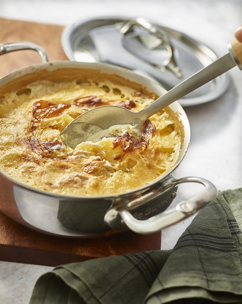 De Buyer Affinity 2.0 sauteuse, två handtag och lock