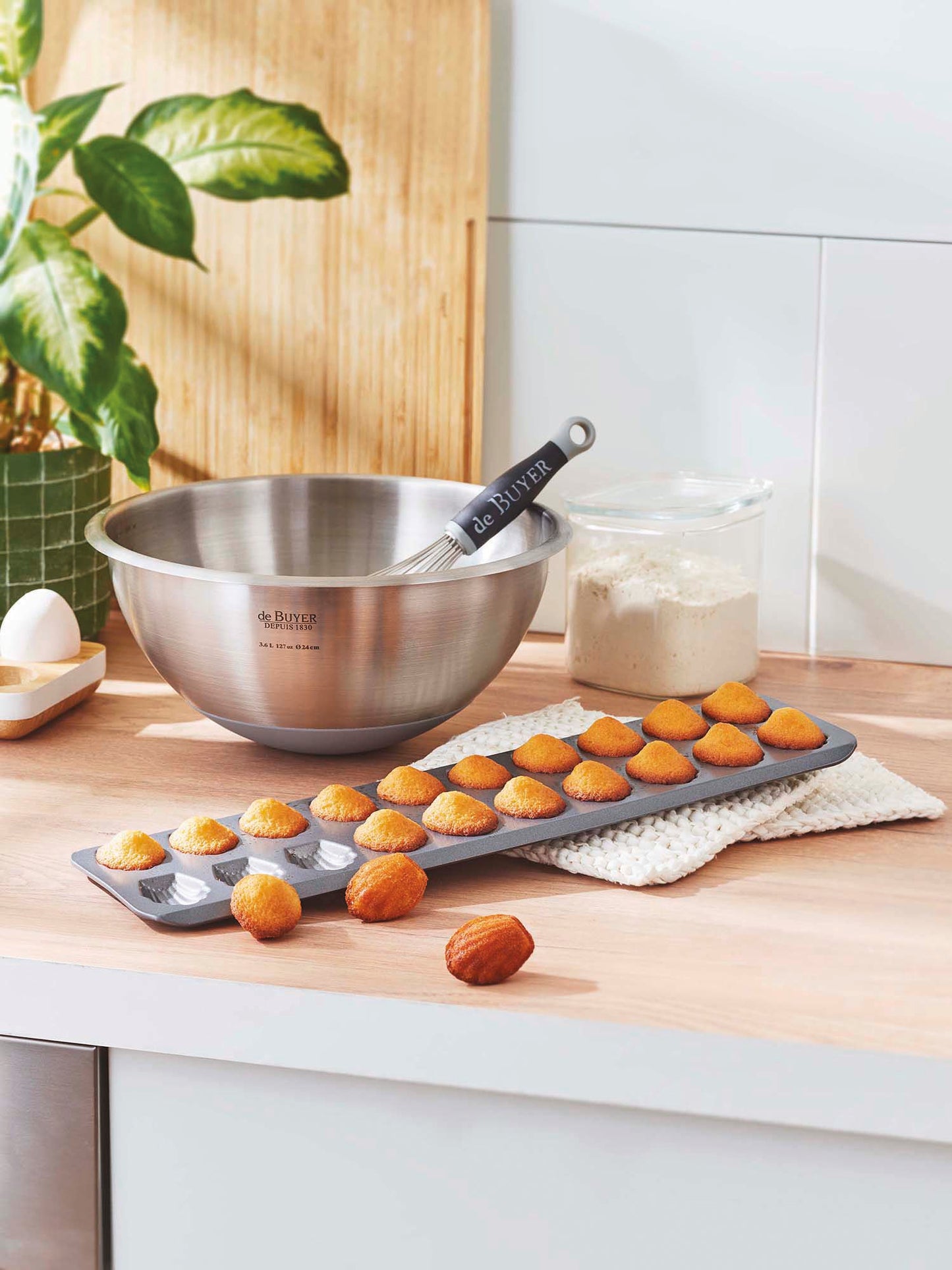 De Buyer mini-madeleine mould