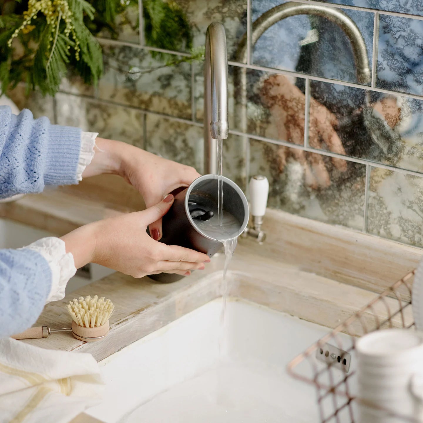 Dualit milk frother and chocolate maker