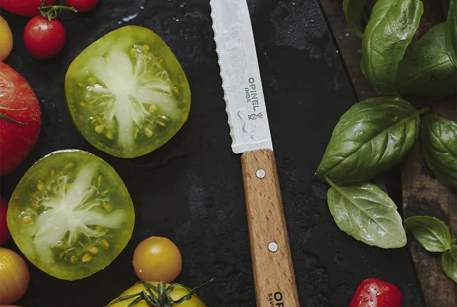 Opinel tomaattiveitsi