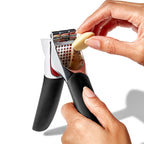 Good Grips valkosipulipuristin 