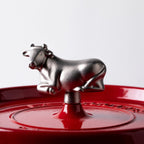 Staub knob: cow