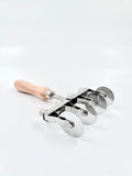 Adjustable pastry cutter